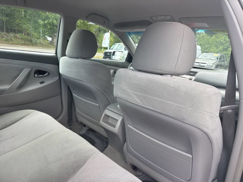 Used 2011 Toyota Camry LE image 16