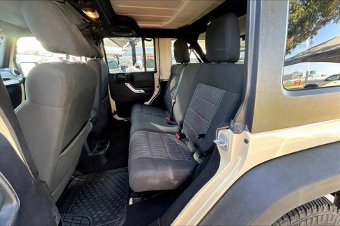Used 2011 Jeep Wrangler Unlimited Rubicon image 18