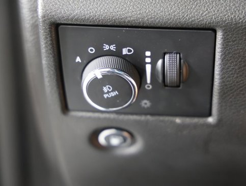 Used 2021 Jeep Grand Cherokee Laredo X image 27