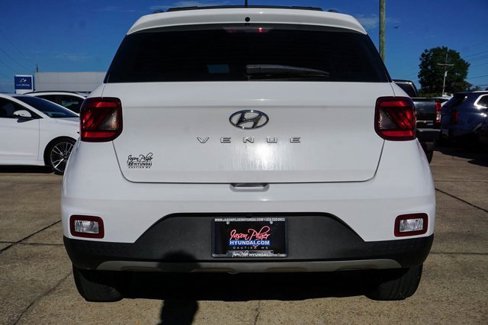 Used 2023 Hyundai Venue SEL image 7