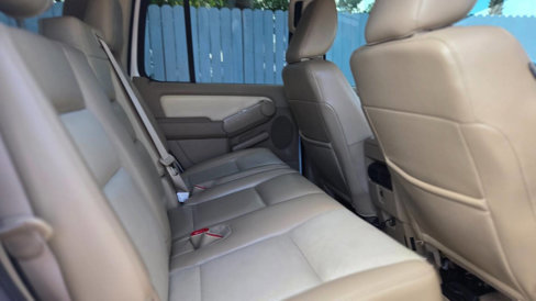 Used 2010 Mercury Mountaineer Premier image 30