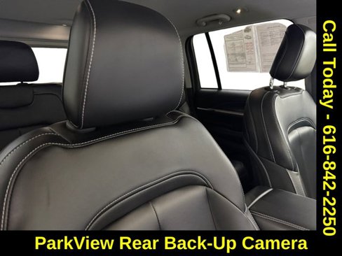 Used 2023 Jeep Grand Cherokee Limited image 7