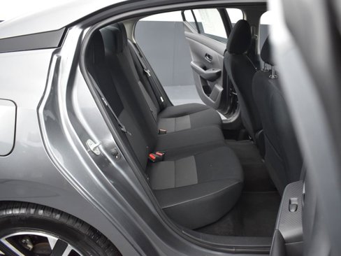 Used 2024 Nissan Sentra SV image 8