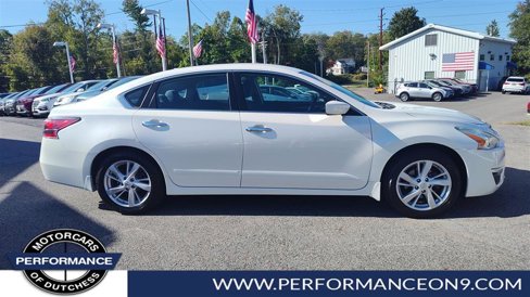 Used 2015 Nissan Altima 2.5 SV image 2