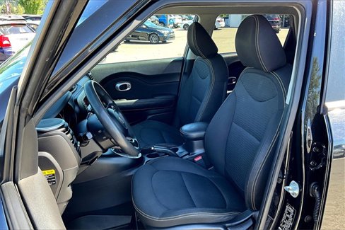 Used 2015 Kia Soul + image 23