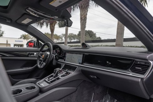 Used 2020 Porsche Panamera image 30
