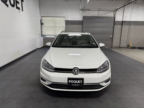 Used 2018 Volkswagen Golf SE image 3