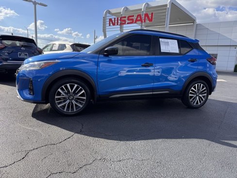 Used 2021 Nissan Kicks SR image 2