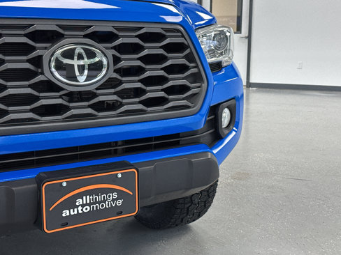 Used 2020 Toyota Tacoma TRD Off-Road image 11