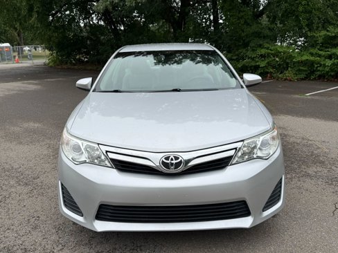 Used 2012 Toyota Camry L image 11