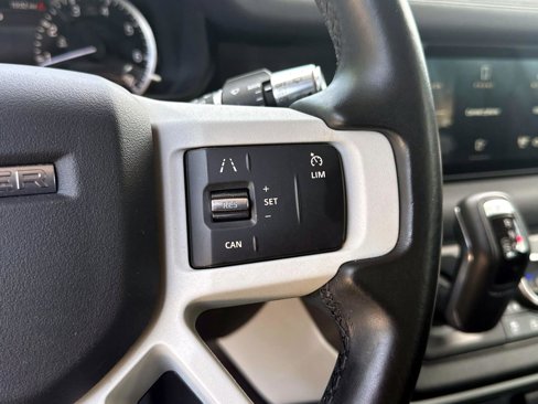 Used 2020 Land Rover Defender 110 image 26