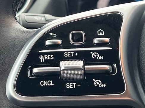 Certified 2022 Mercedes-Benz GLA 250 4MATIC image 22