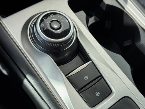 Used 2022 Ford Explorer XLT image 24