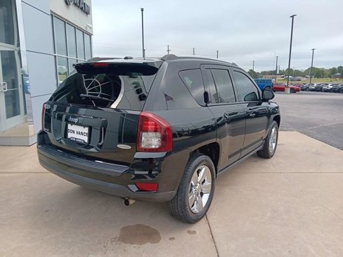 Used 2017 Jeep Compass Latitude image 6