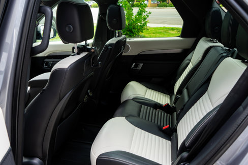 Used 2021 Land Rover Discovery S R-Dynamic image 41