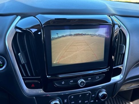 Used 2019 Chevrolet Traverse LT image 11