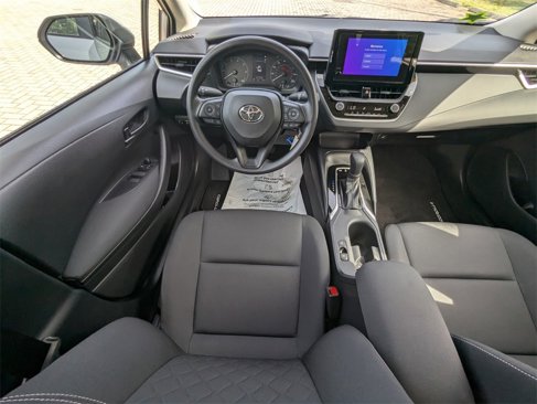 Used 2025 Toyota Corolla LE image 6