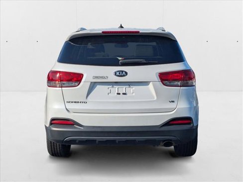 Used 2017 Kia Sorento LX image 21