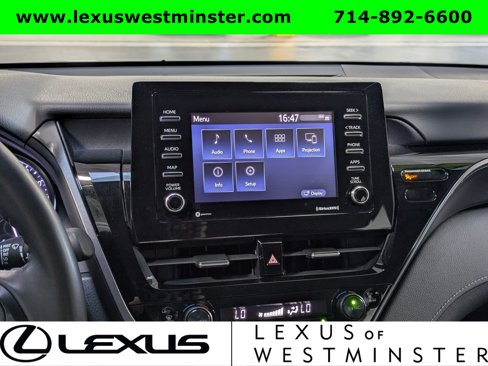 Used 2022 Toyota Camry SE image 19