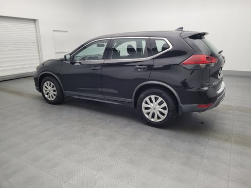 Used 2018 Nissan Rogue S image 3
