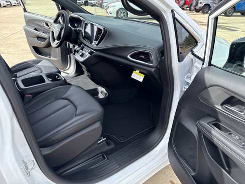 New 2025 Chrysler Pacifica Select image 24