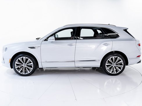 Certified 2022 Bentley Bentayga image 2