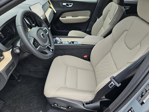 New 2026 Volvo XC60 B5 Plus w/ Protection Package Premier image 22