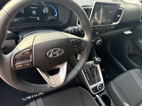 New 2025 Hyundai Venue SEL image 8