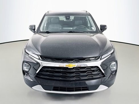 Used 2023 Chevrolet Blazer LT image 2
