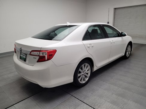 Used 2014 Toyota Camry XLE image 9