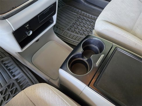Used 2015 Toyota Sienna LE image 19