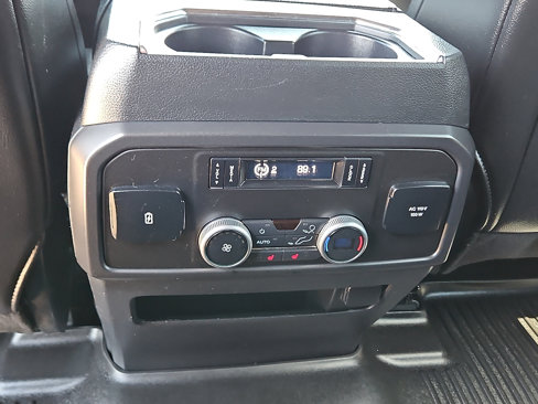 Used 2020 Ford Expedition Limited image 11