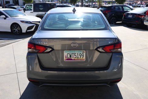 Used 2023 Nissan Versa SV image 5