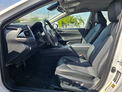 Used 2024 Toyota Camry SE image 11