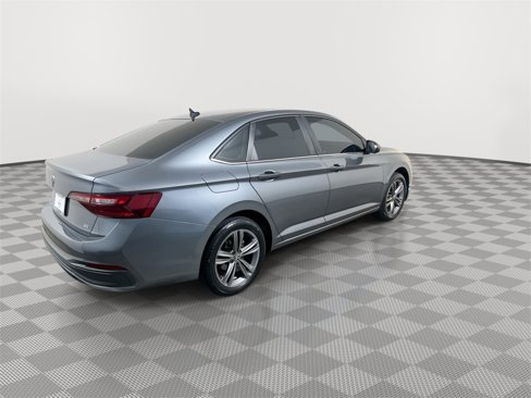 Used 2022 Volkswagen Jetta SE image 8