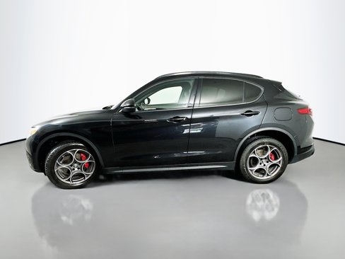 Used 2022 Alfa Romeo Stelvio Sprint image 4