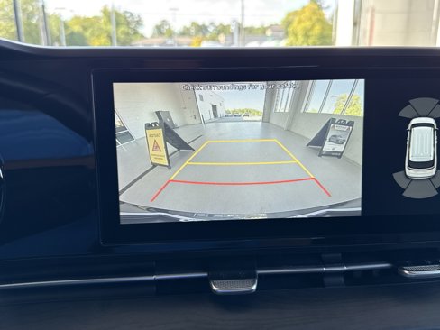 Used 2022 Kia Carnival EX image 47