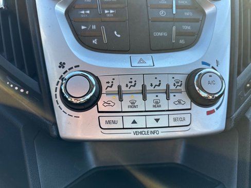 Used 2017 Chevrolet Equinox LT image 28