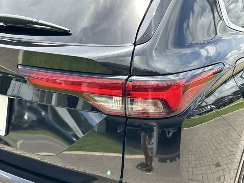 Used 2022 Mitsubishi Outlander ES image 10