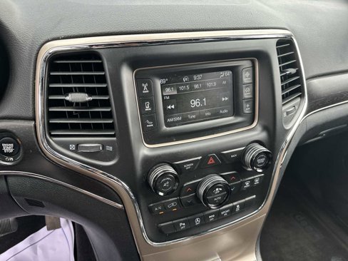 Used 2017 Jeep Grand Cherokee Limited image 15
