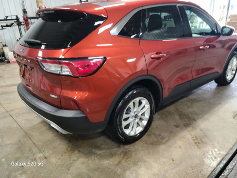 Used 2020 Ford Escape SE image 8
