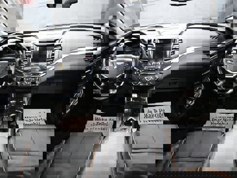 Certified 2019 Chevrolet Impala Premier w/ Premier Convenience Package image 18
