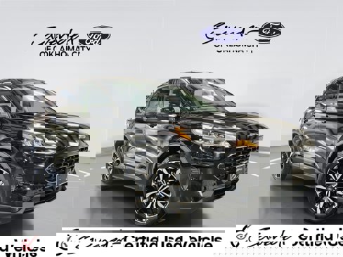 Used 2022 Ford Escape SE w/ SE Sport Appearance Package image 1