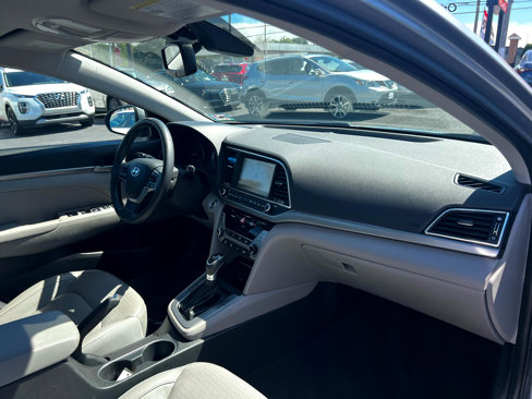 Used 2017 Hyundai Elantra Limited w/ Limited Ultimate Package 09 image 24