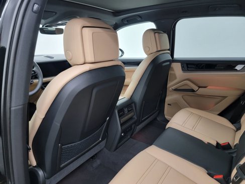 New 2026 Porsche Cayenne image 14