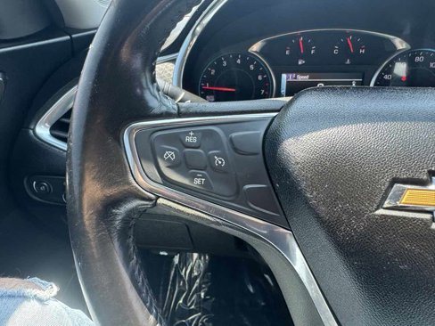 Used 2018 Chevrolet Malibu LT image 28