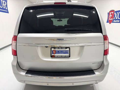 Used 2011 Chrysler Town & Country Limited w/ Trailer Tow Group image 5