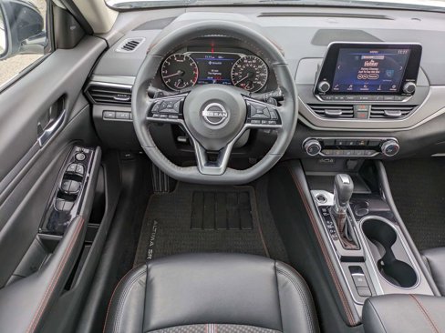 Used 2024 Nissan Altima 2.5 SR image 14