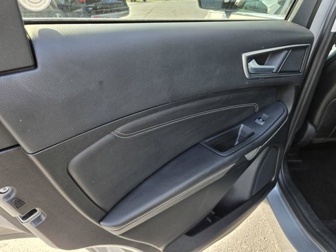 Used 2024 Ford Edge Titanium image 36