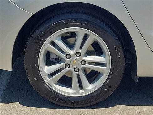 Used 2018 Chevrolet Cruze LT image 31